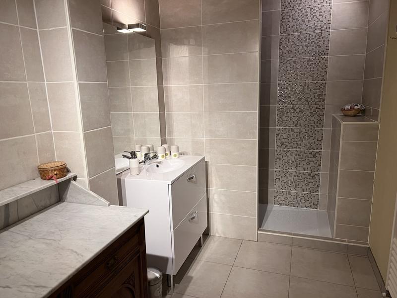 Corps de ferme - 425 m² - 12 pièces