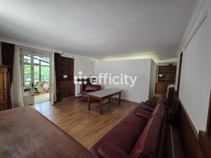 Maison - 231 m² - 6 pièces