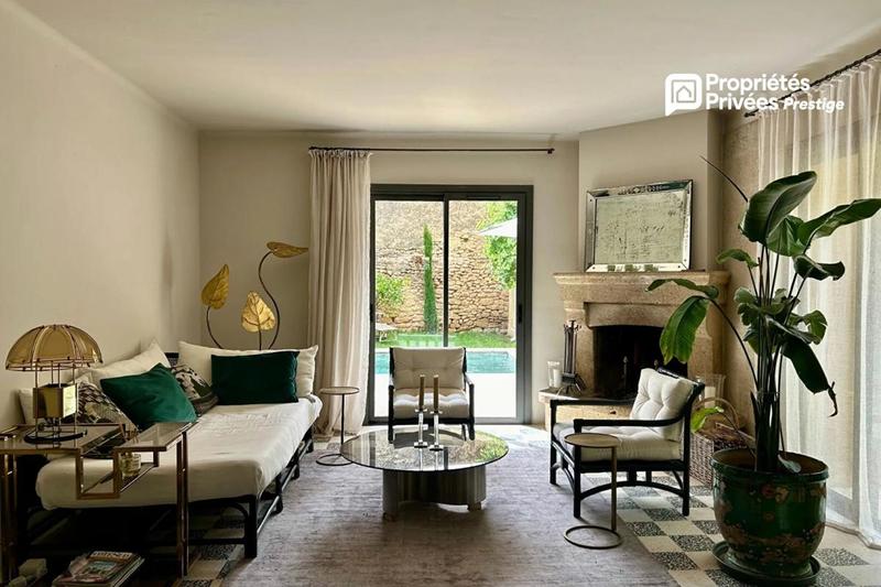 Demeure - 330 m² - 11 pièces