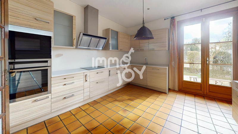 Maison - 145 m² - 6 pièces