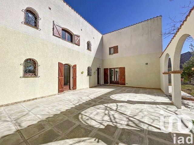 Maison - 205 m² - 7 pièces