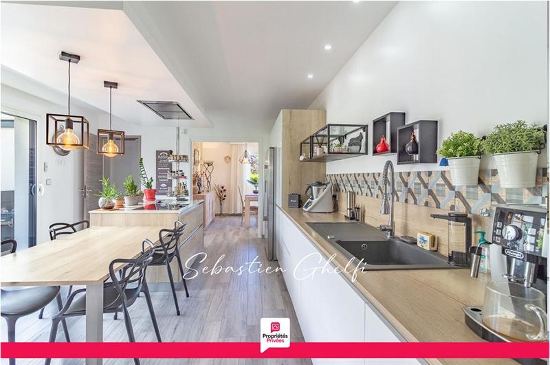 Maison - 149 m² - 6 pièces