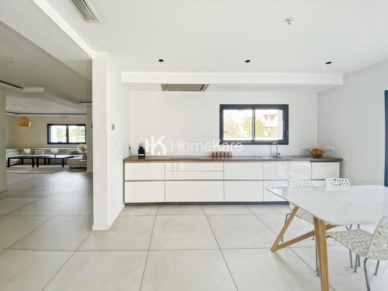 Maison - 174 m² - 5 pièces