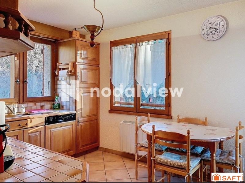 Maison - 180 m² - 6 pièces