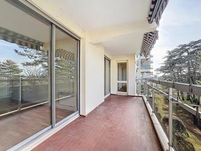 Appartement - 93 m² - 3 pièces