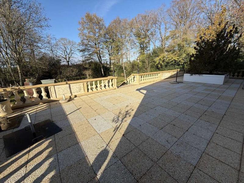 Maison - 223 m² - 6 pièces