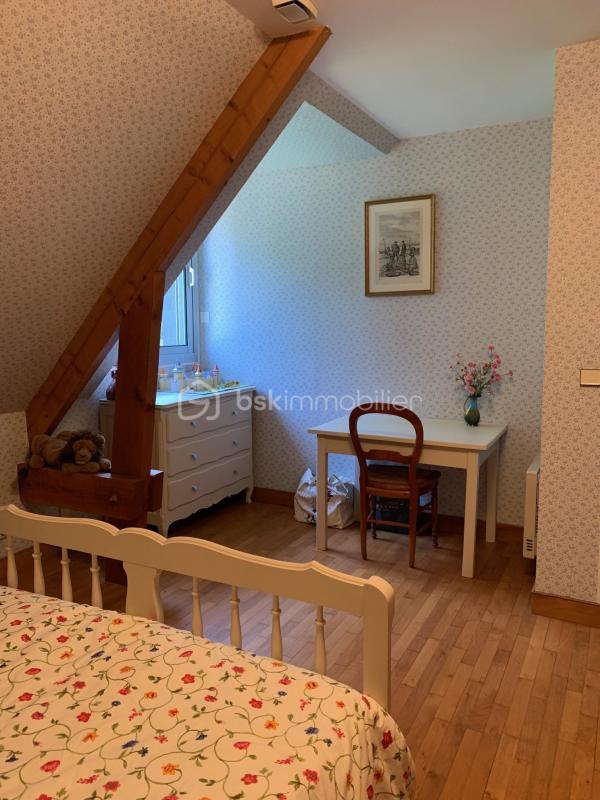 Maison traditionnelle - 206 m² - 7 pièces