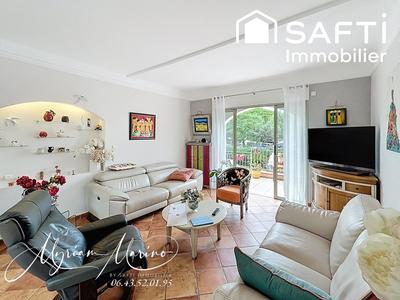 Maison - 147 m² - 8 pièces