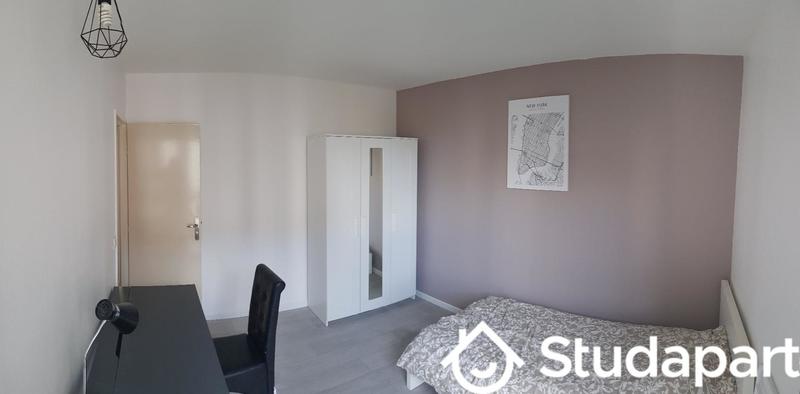 Chambre - 13 m² - 1 pièce