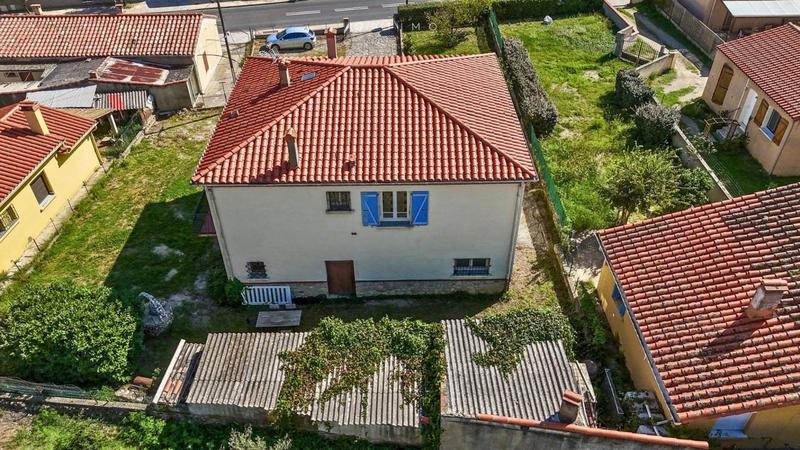 Maison - 220 m² - 5 pièces