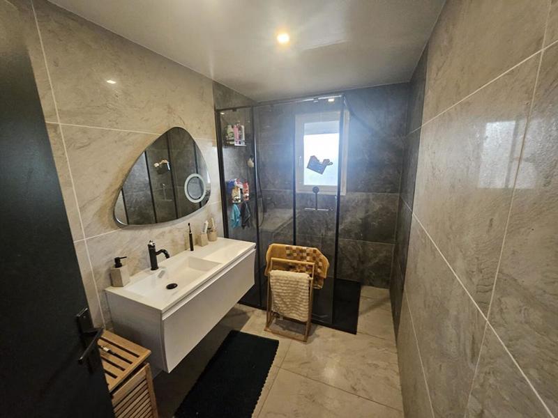 Maison - 176 m² - 7 pièces