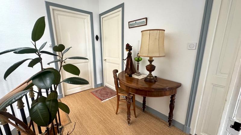 Maison - 181 m² - 7 pièces