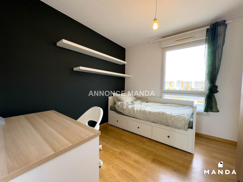 Chambre - 11 m² - 5 pièces