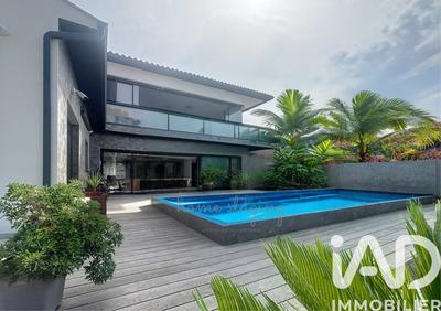 Maison - 195 m² - 5 pièces