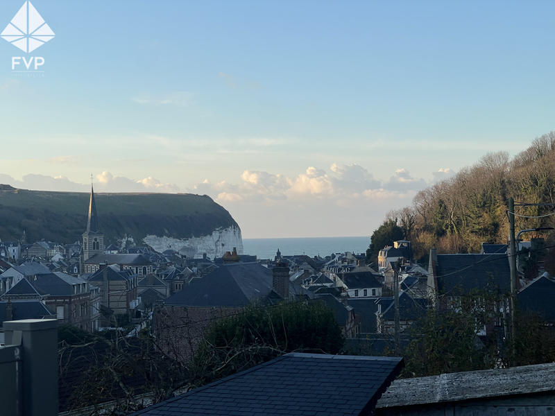 Maison - 143 m² - 8 pièces