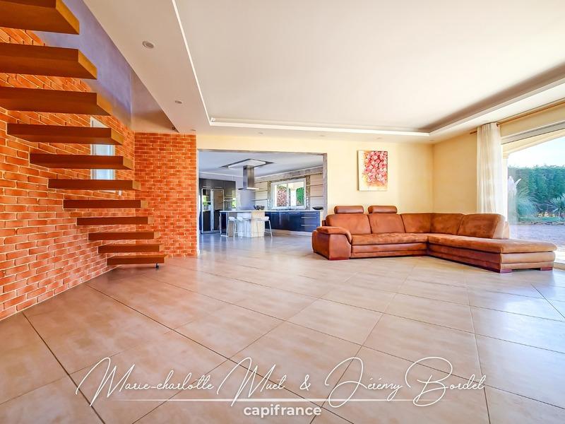 Maison - 135 m² - 4 pièces