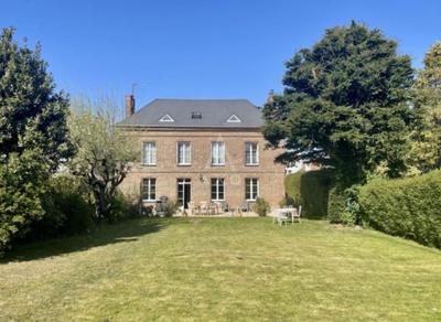 Maison - 280 m² - 11 pièces
