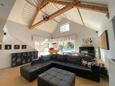 Propriété - 240 m² - 5 pièces