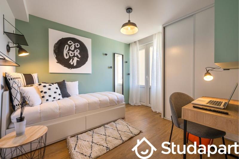 Chambre - 10 m² - 1 pièce