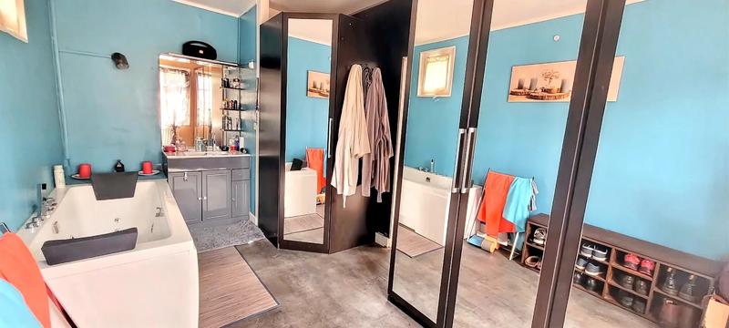 Maison - 230 m² - 14 pièces