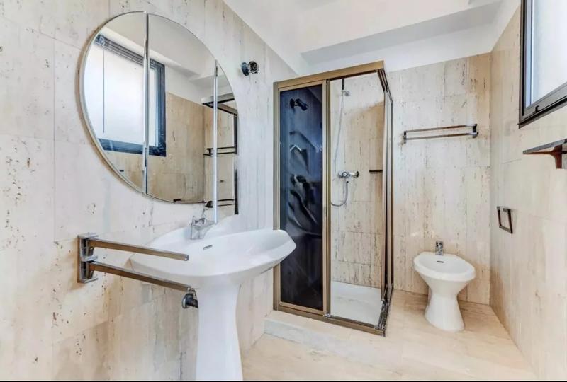 Villa - 302 m² - 5 pièces