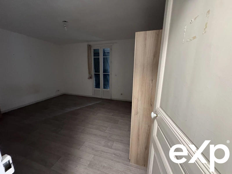 Fonds de commerce - Local commercial - 10 000 m²