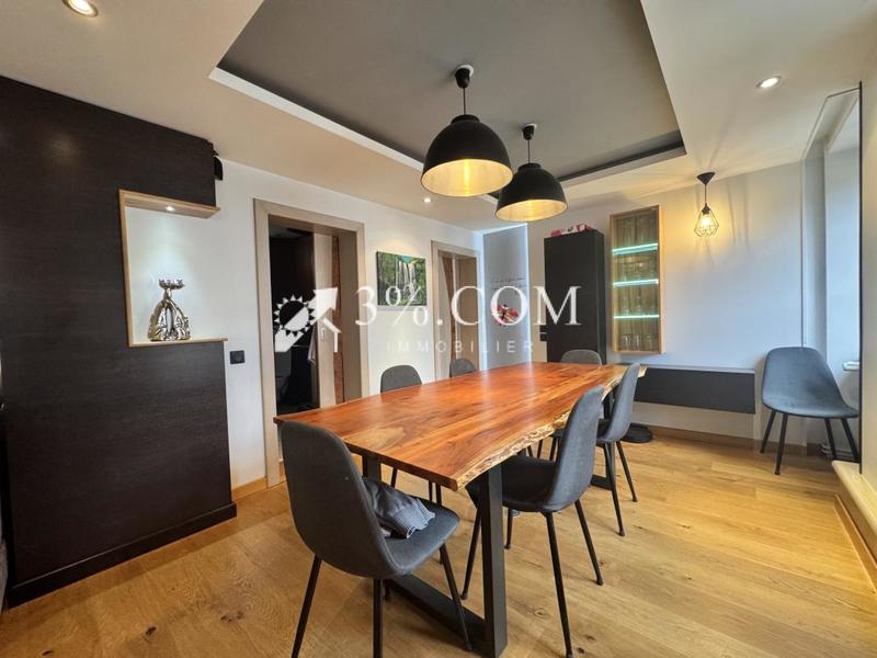 Maison de ville - 239 m² - 10 pièces