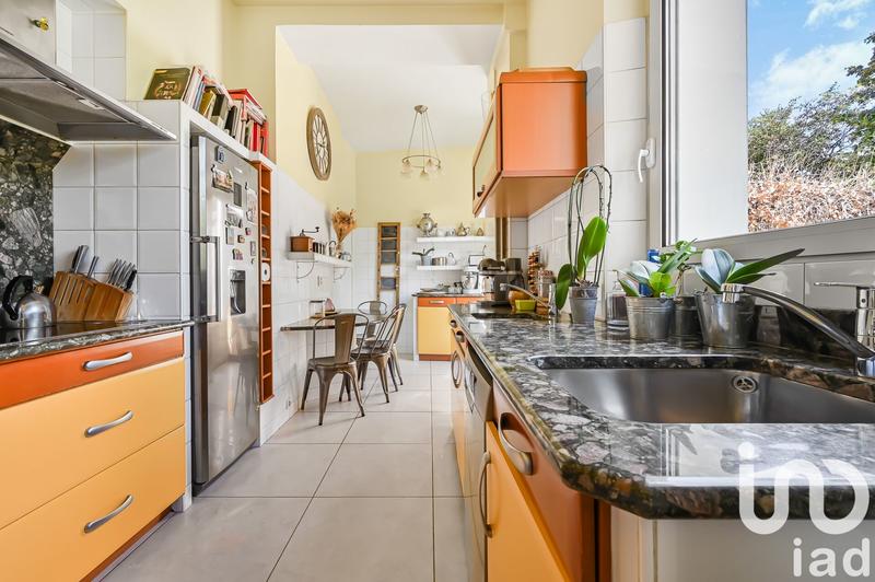 Maison - 232 m² - 8 pièces