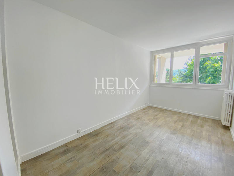 Appartement - 85 m² - 5 pièces