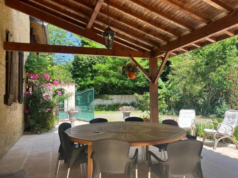 Maison - 201 m² - 6 pièces