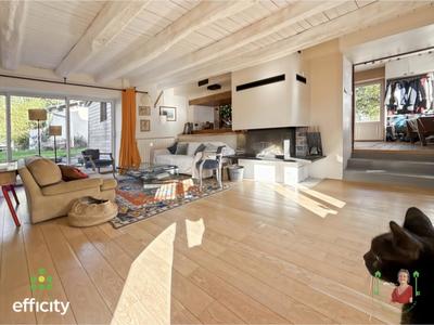 Maison - 180 m² - 7 pièces