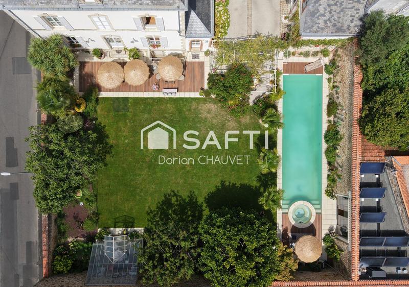 Maison de maîtres - 285 m² - 10 pièces