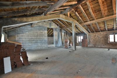 Appartement - 84 m² - 1 pièce