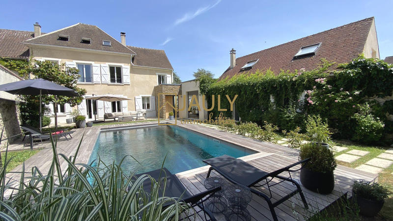 Maison - 300 m² - 9 pièces