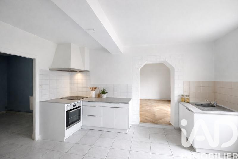 Maison - 220 m² - 5 pièces