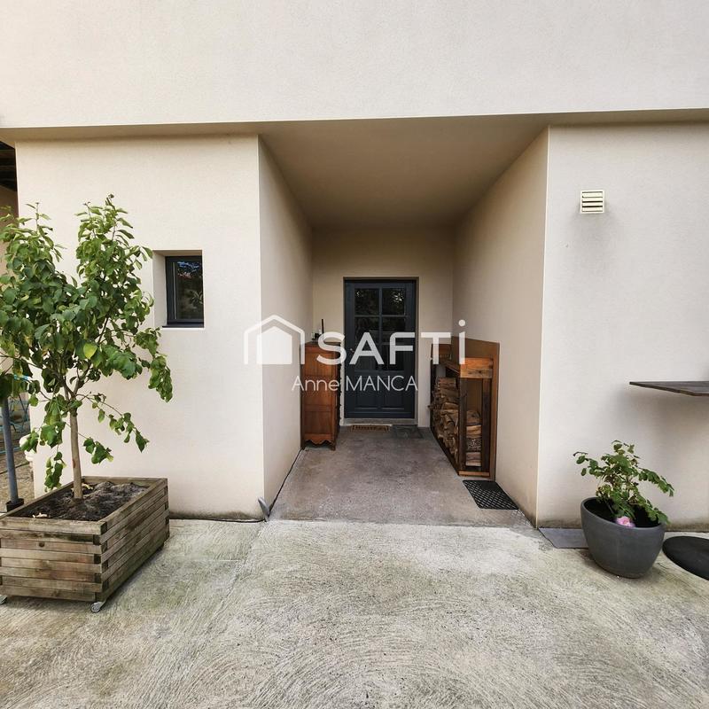 Maison - 234 m² - 10 pièces