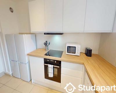 Chambre - 100 m² - 1 pièce