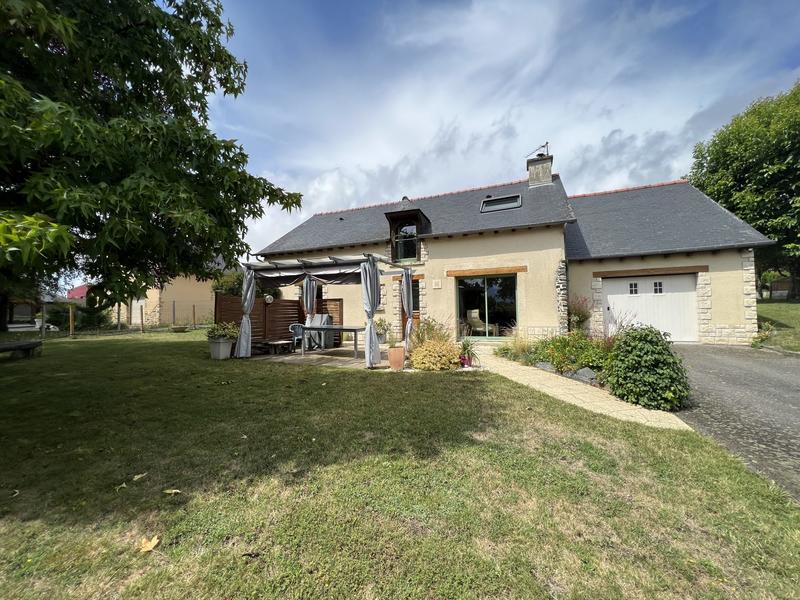 Maison - 137 m² - 8 pièces