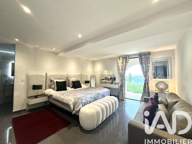 Maison - 172 m² - 5 pièces