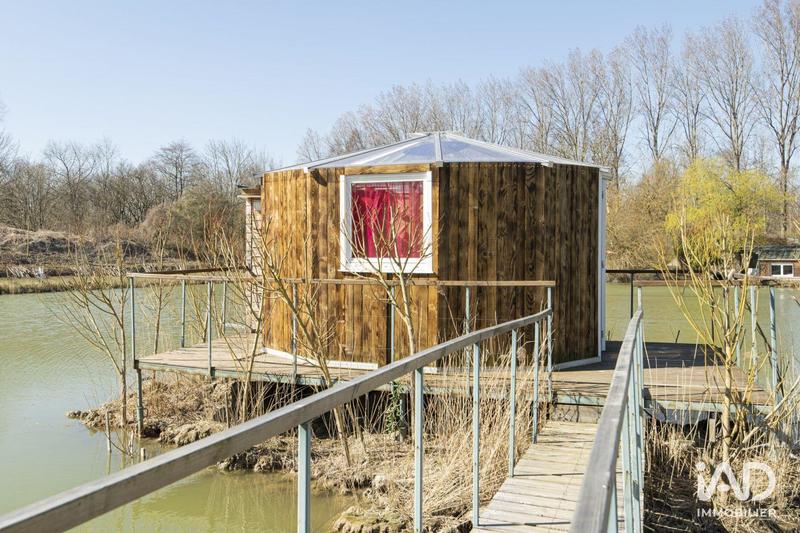 Local commercial - 22 000 m²