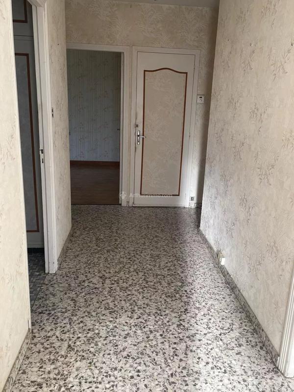 Maison - 98 m² - 10 pièces