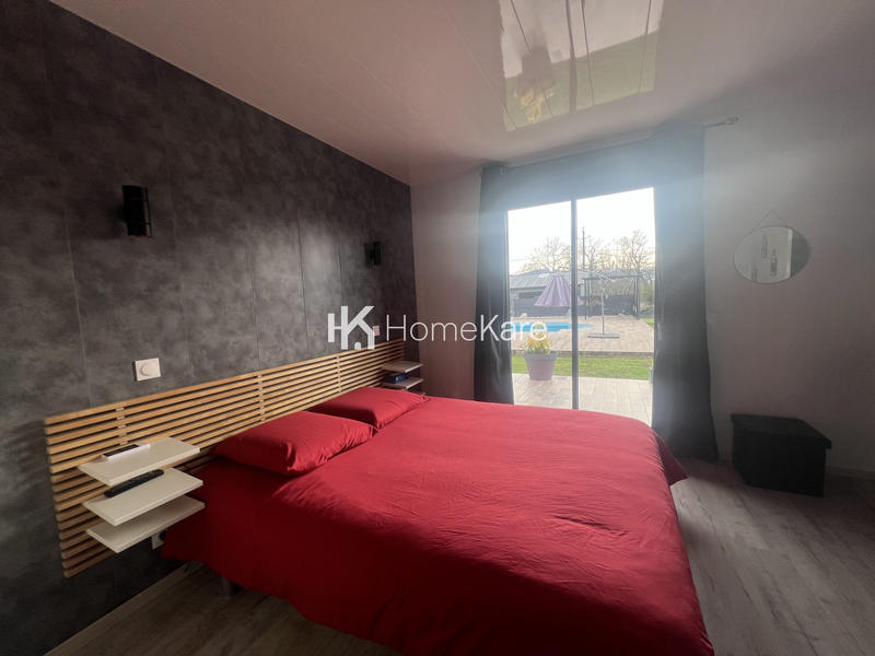 Maison - 280 m² - 9 pièces