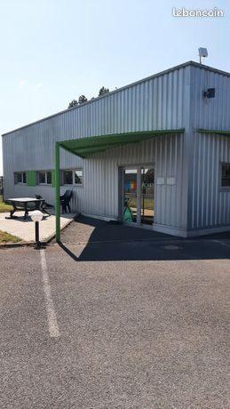 Local d'activités - 172 m² - 8 pièces