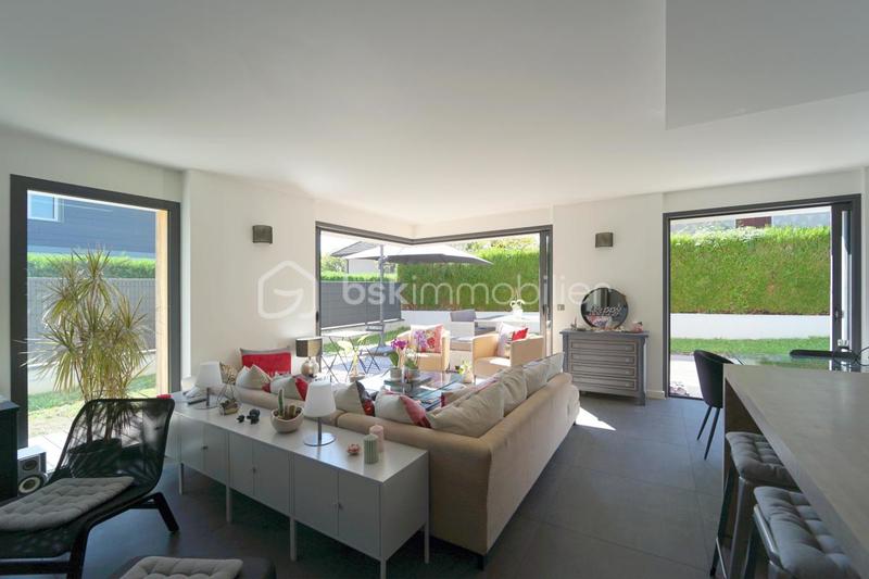 Maison - 169 m² - 6 pièces