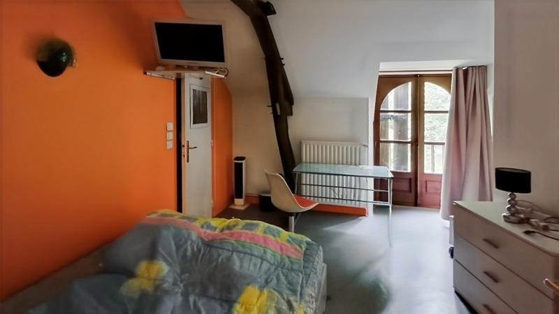 Maison - 240 m² - 7 pièces