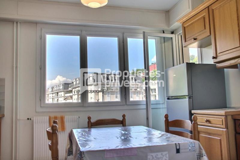 Appartement - 80 m² - 4 pièces