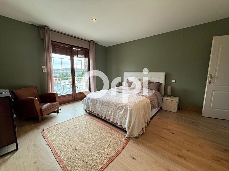 Maison - 220 m² - 7 pièces