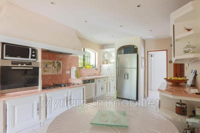 Maison - 200 m² - 6 pièces