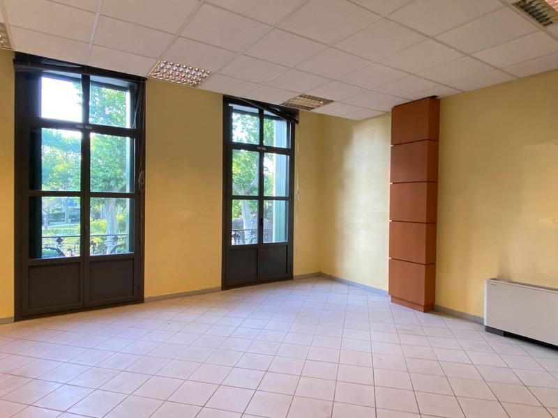 Local commercial - 300 m²