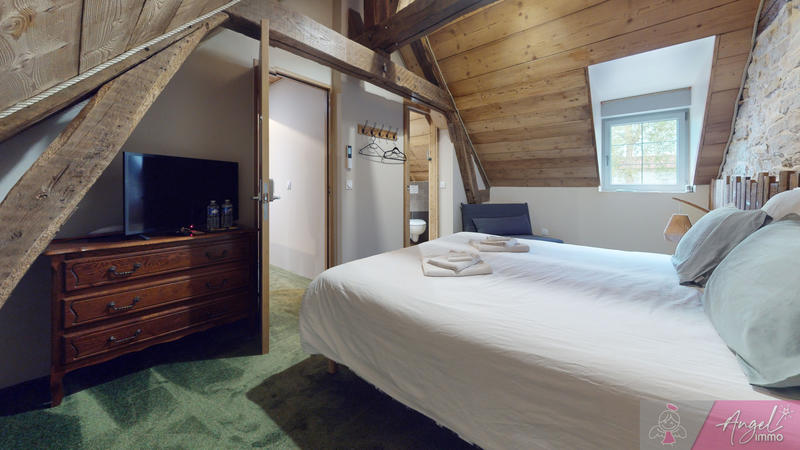 Local commercial - 180 m² - 6 pièces